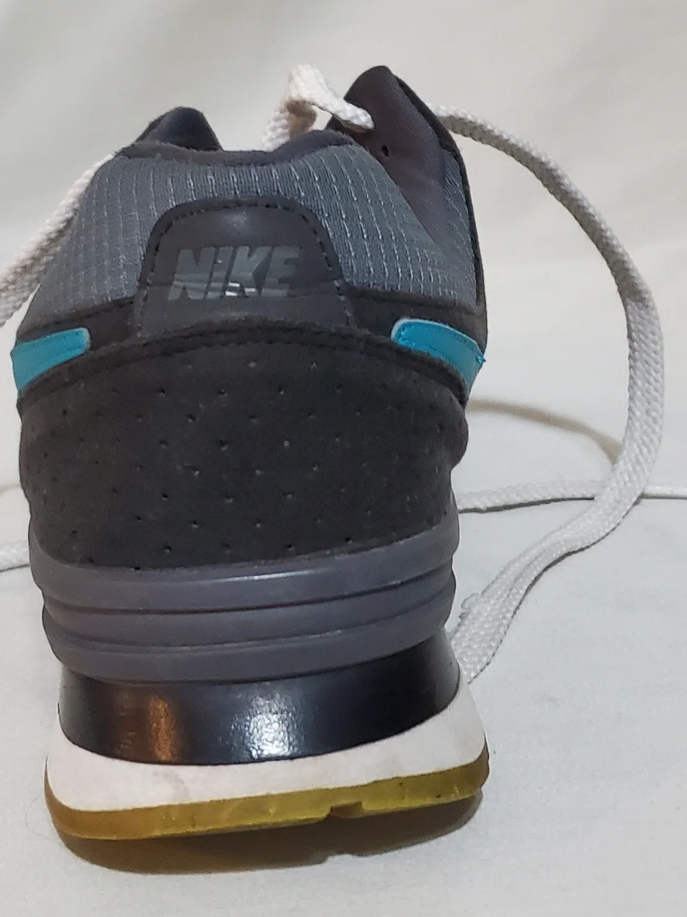 Nike Men’s Gray & Teal Running Sneakers